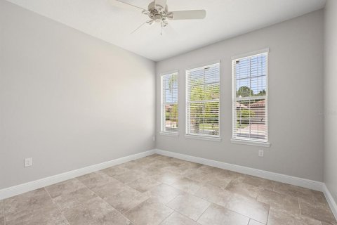 House in Davenport, Florida 4 bedrooms, 195.56 sq.m. № 1793920 - photo 15