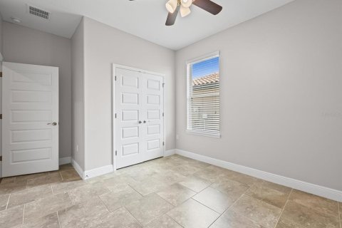 House in Davenport, Florida 4 bedrooms, 195.56 sq.m. № 1793920 - photo 21