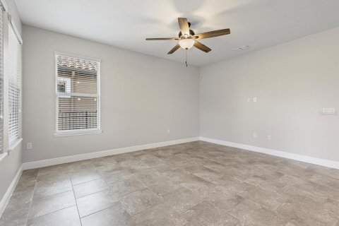 House in Davenport, Florida 4 bedrooms, 195.56 sq.m. № 1793920 - photo 5