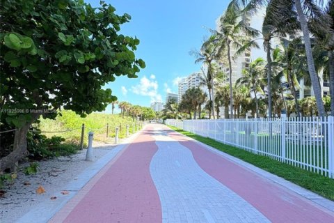 Купить кондоминиум в Майами-Бич, Флорида 2 спальни, 133.78м2, № 1935392 - фото 26