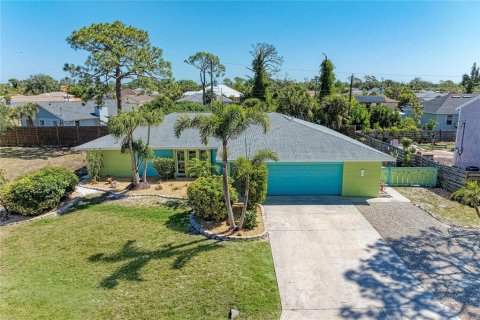 House in Venice, Florida 4 bedrooms, 210.24 sq.m. № 2097073