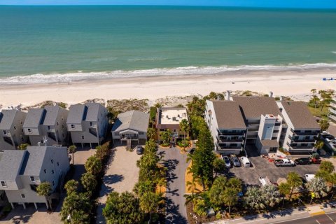 Terreno en venta en Indian Shores, Florida № 1446109 - foto 2