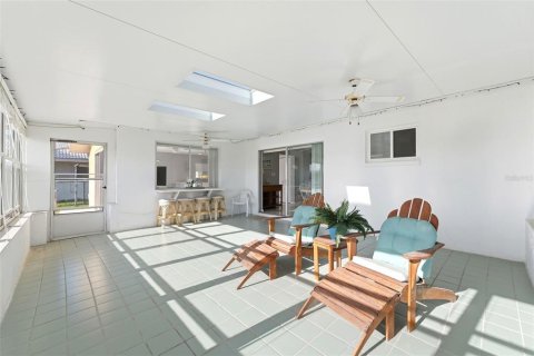 House in New Port Richey, Florida 2 bedrooms, 120.77 sq.m. № 2152156 - photo 26