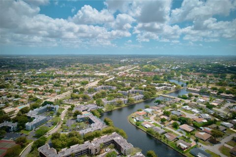 Condominio en venta en Tamarac, Florida, 2 dormitorios, 88.26 m2 № 1875454 - foto 30
