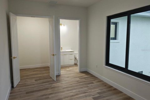 House in Port Charlotte, Florida 4 bedrooms, 200.02 sq.m. № 1769880 - photo 6