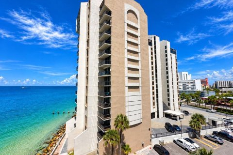 Copropriété à vendre à Clearwater, Floride: 2 chambres, 110.18 m2 № 2371659 - photo 2