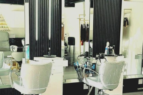 Commercial property in Pembroke Pines, Florida № 2014779 - photo 5