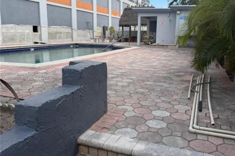 Condo in Miami, Florida, 2 bedrooms  № 2065193 - photo 13