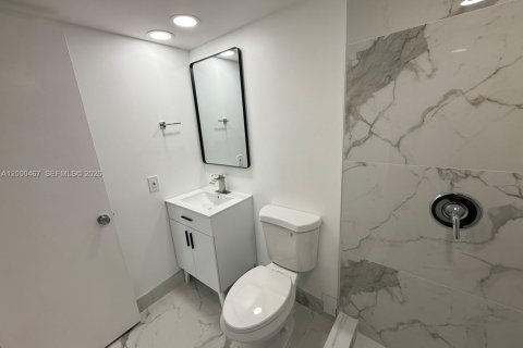 Condo in Miami, Florida, 2 bedrooms  № 2065193 - photo 10