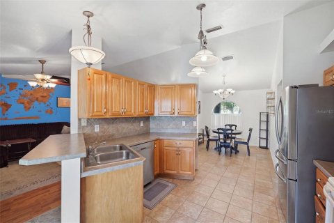 Villa ou maison à vendre à Ocala, Floride: 3 chambres, 167.13 m2 № 2388907 - photo 12