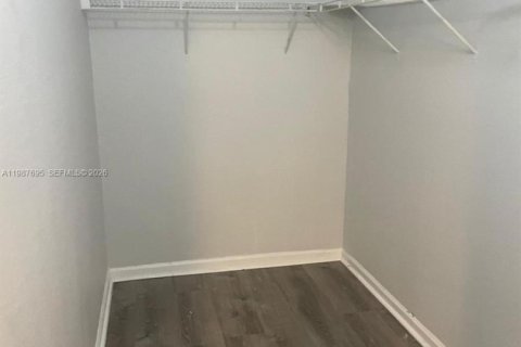 Condo in Homestead, Florida, 2 bedrooms  № 2255242 - photo 18