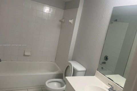 Condo in Homestead, Florida, 2 bedrooms  № 2255242 - photo 16