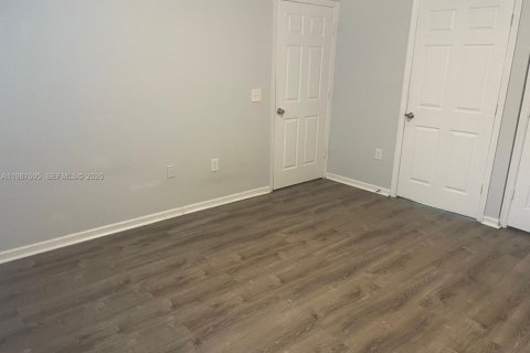 Condo in Homestead, Florida, 2 bedrooms  № 2255242 - photo 7