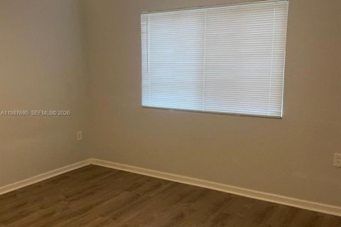 Condo in Homestead, Florida, 2 bedrooms  № 2255242 - photo 11