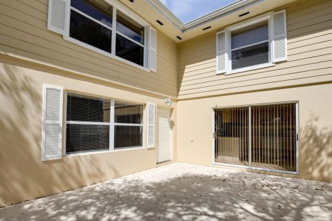 Townhouse in Boynton Beach, Florida 2 bedrooms, 127.65 sq.m. № 959613 - photo 1