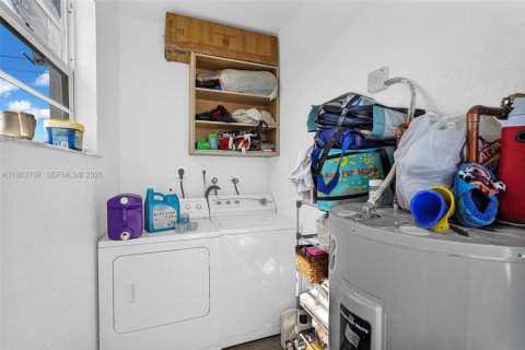 Купить виллу или дом в Майами-Гарденс, Флорида 4 спальни, 158.49м2, № 2026543 - фото 15