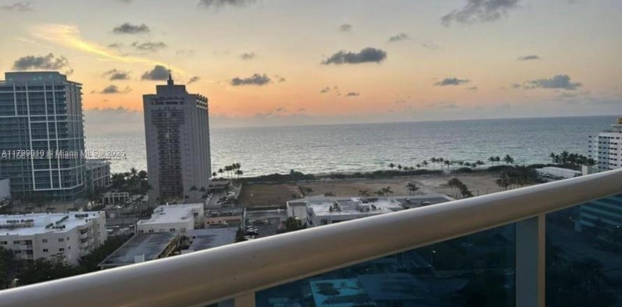 Кондоминиум с 1 спальней в Майами-Бич, Флорида № 1959334