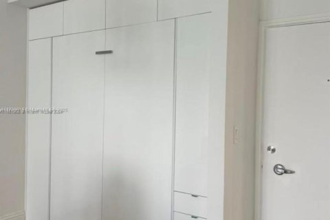 Снять в аренду кондоминиум в Майами-Бич, Флорида 1 спальня, 84.54м2, № 1959334 - фото 5