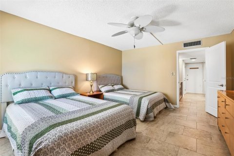 Condominio en venta en Clearwater, Florida, 2 dormitorios, 117.43 m2 № 2196389 - foto 25