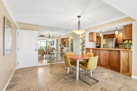 Condominio en venta en Clearwater, Florida, 2 dormitorios, 117.43 m2 № 2196389 - foto 11