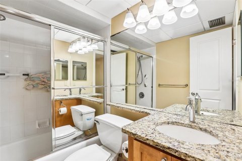 Condominio en venta en Clearwater, Florida, 2 dormitorios, 117.43 m2 № 2196389 - foto 28