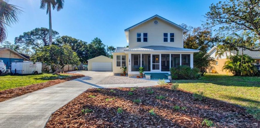 House in Bradenton, Florida 3 bedrooms, 245.63 sq.m. № 1202182