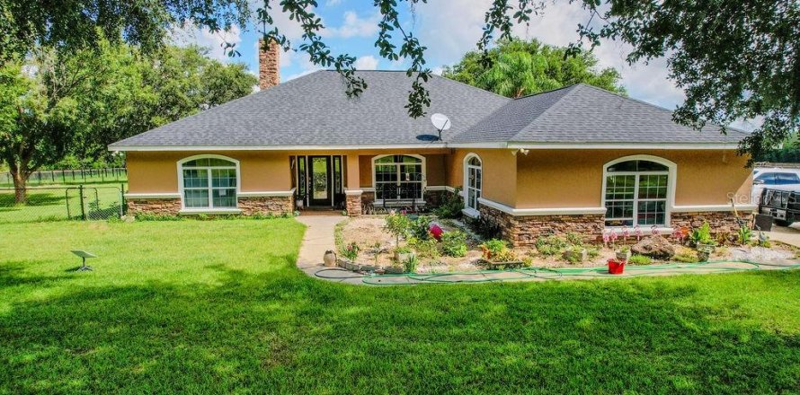 Villa ou maison à Dunnellon, Floride 3 chambres, 192.03 m2 № 1898535