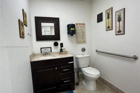 Propiedad comercial en venta en Miami, Florida № 1828729 - foto 10