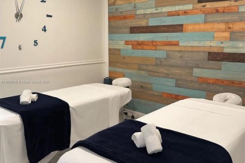Propiedad comercial en venta en Miami, Florida № 1828729 - foto 7