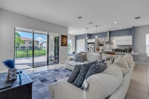 Купить виллу или дом в Хайалиа, Флорида 4 спальни, 230.96м2, № 1992030 - фото 12