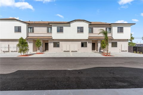 Adosado en alquiler en Florida City, Florida, 4 dormitorios № 2031872 - foto 26