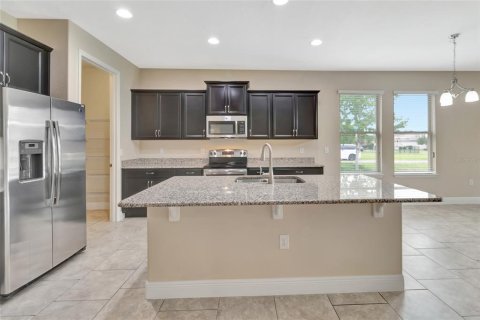 House in Winter Garden, Florida 4 bedrooms, 213.21 sq.m. № 1782632 - photo 13