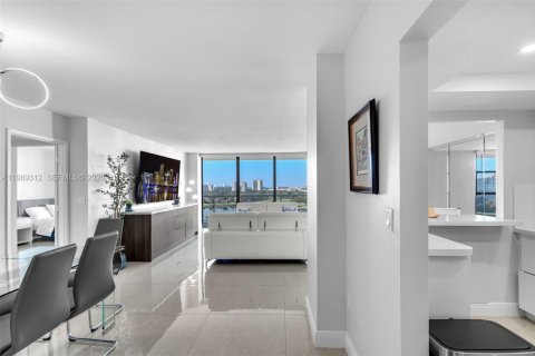 Copropriété à vendre à Aventura, Floride: 3 chambres, 136.1 m2 № 2056904 - photo 2