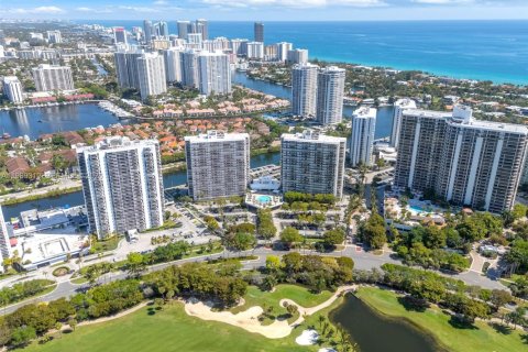 Copropriété à vendre à Aventura, Floride: 3 chambres, 136.1 m2 № 2056904 - photo 29