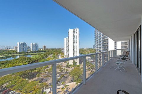 Copropriété à vendre à Aventura, Floride: 3 chambres, 136.1 m2 № 2056904 - photo 24