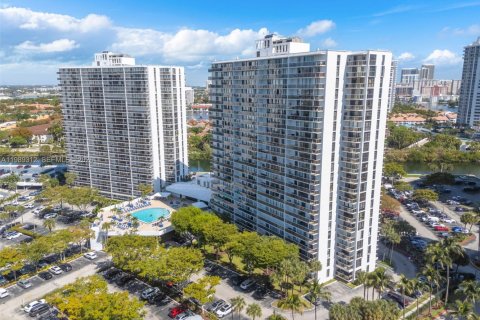 Copropriété à vendre à Aventura, Floride: 3 chambres, 136.1 m2 № 2056904 - photo 1