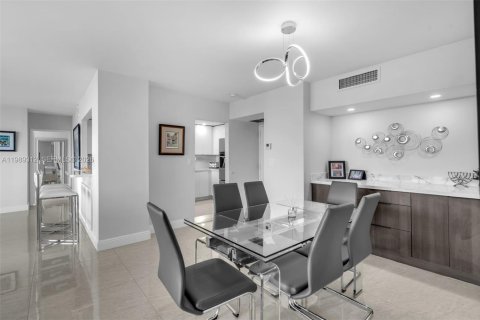 Copropriété à vendre à Aventura, Floride: 3 chambres, 136.1 m2 № 2056904 - photo 9