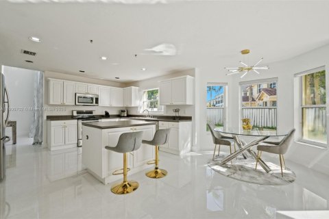 Villa ou maison à vendre à Miramar, Floride: 5 chambres, 317.45 m2 № 1964191 - photo 20