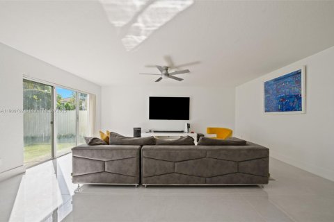 Villa ou maison à vendre à Miramar, Floride: 5 chambres, 317.45 m2 № 1964191 - photo 17