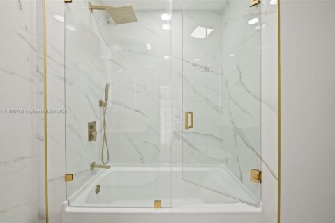 Villa ou maison à vendre à Miramar, Floride: 5 chambres, 317.45 m2 № 1964191 - photo 24