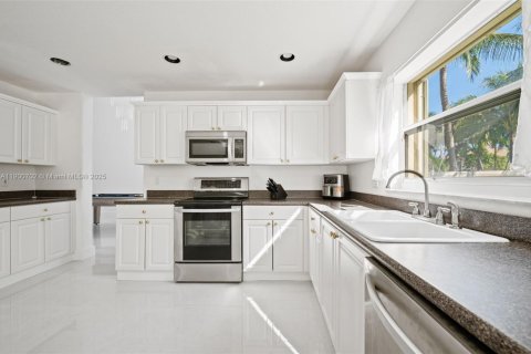 Villa ou maison à vendre à Miramar, Floride: 5 chambres, 317.45 m2 № 1964191 - photo 23