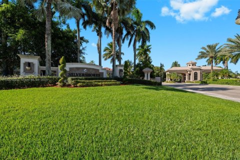 Villa ou maison à vendre à Miramar, Floride: 5 chambres, 317.45 m2 № 1964191 - photo 1