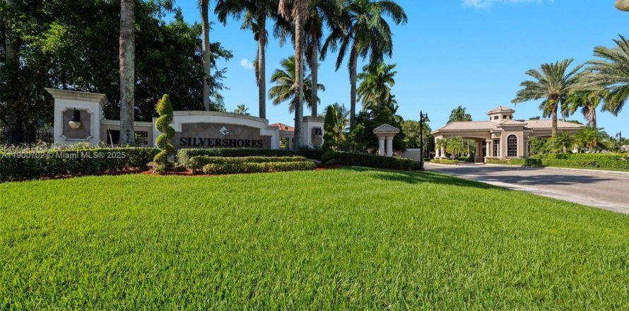 Villa ou maison à Miramar, Floride 5 chambres, 317.45 m2 № 1964191