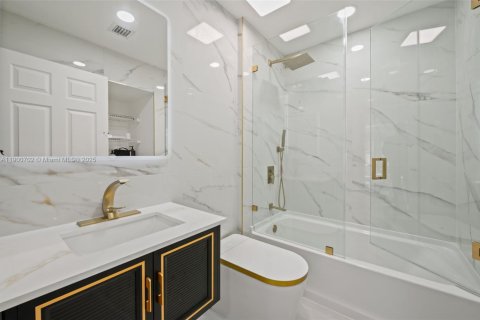 Villa ou maison à vendre à Miramar, Floride: 5 chambres, 317.45 m2 № 1964191 - photo 25