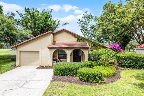 House in Orlando, Florida 2 bedrooms, 127.93 sq.m. № 1796674 - photo 1