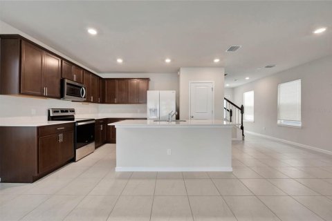 Casa en alquiler en Kissimmee, Florida, 4 dormitorios, 185.71 m2 № 1907281 - foto 6