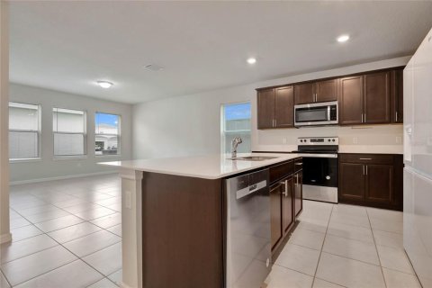 Casa en alquiler en Kissimmee, Florida, 4 dormitorios, 185.71 m2 № 1907281 - foto 11