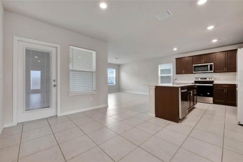 Casa en alquiler en Kissimmee, Florida, 4 dormitorios, 185.71 m2 № 1907281 - foto 8