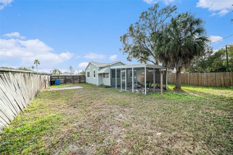 House in Saint Petersburg, Florida 2 bedrooms, 87.14 sq.m. № 1535033 - photo 23