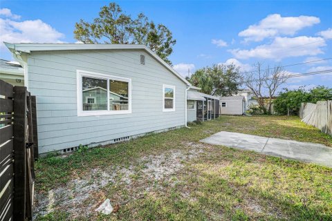 House in Saint Petersburg, Florida 2 bedrooms, 87.14 sq.m. № 1535033 - photo 24
